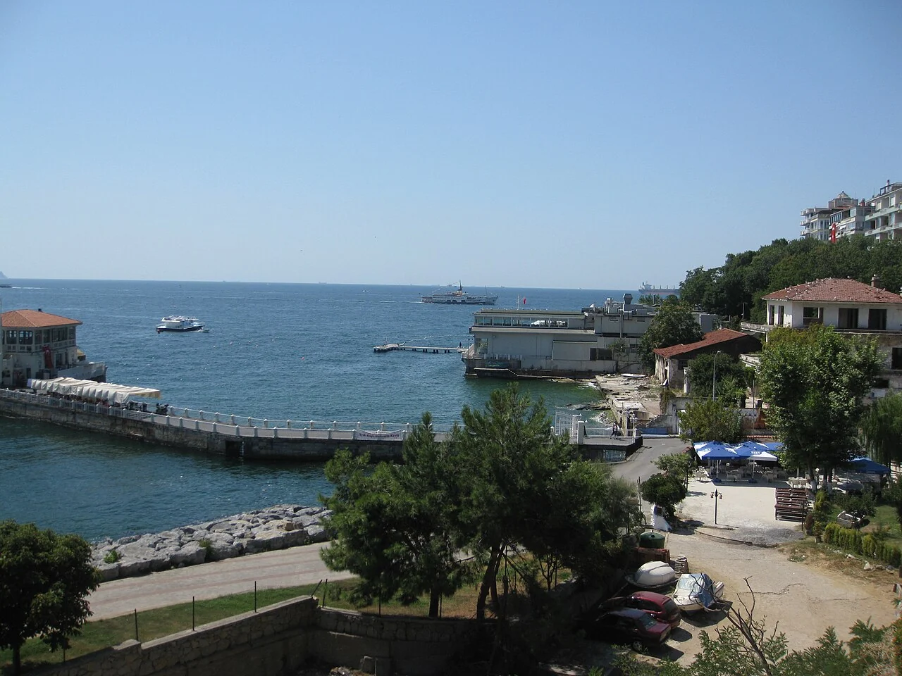 Moda waterfront paths beside the Marmara Sea and Moda Pier